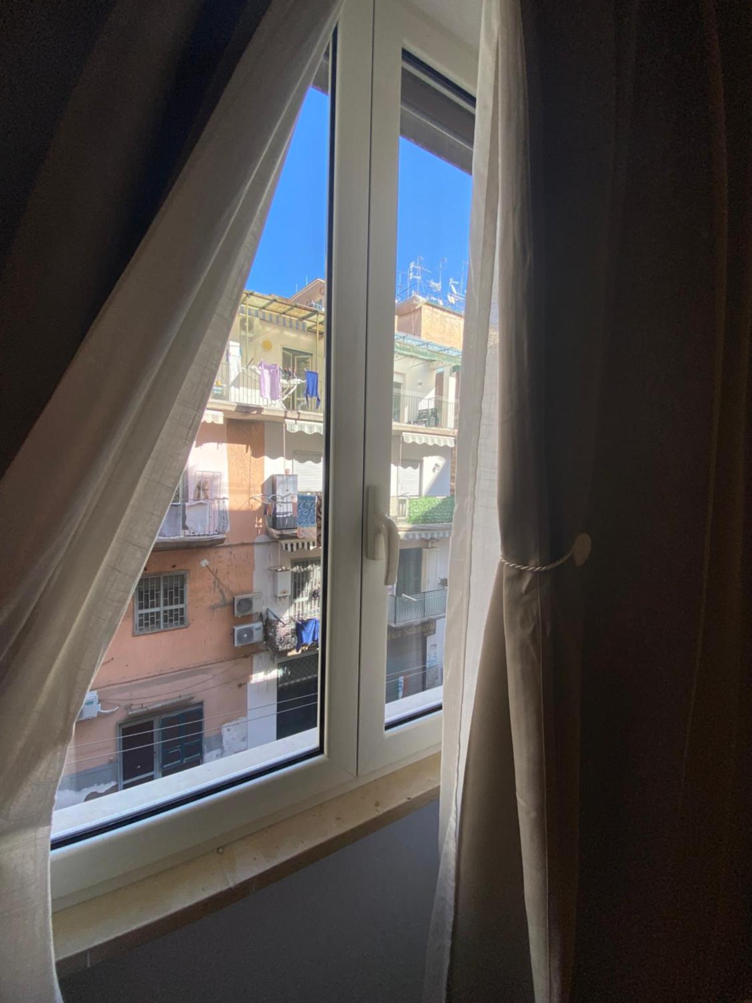 La Dimora Di Marti " Vicino Al Centro Storico Di Napoli" Bed and Breakfast Exteriör bild