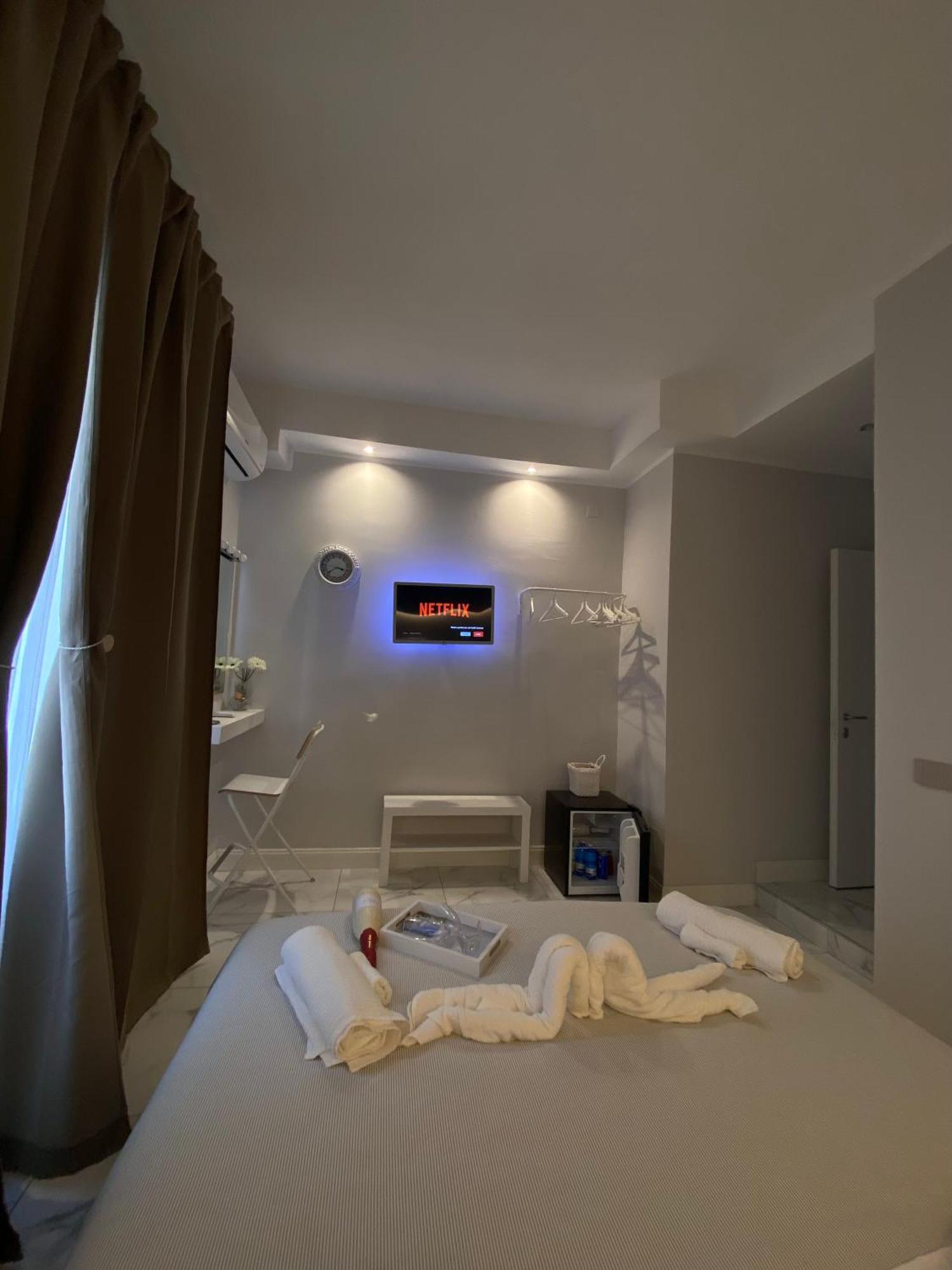 La Dimora Di Marti " Vicino Al Centro Storico Di Napoli" Bed and Breakfast Exteriör bild