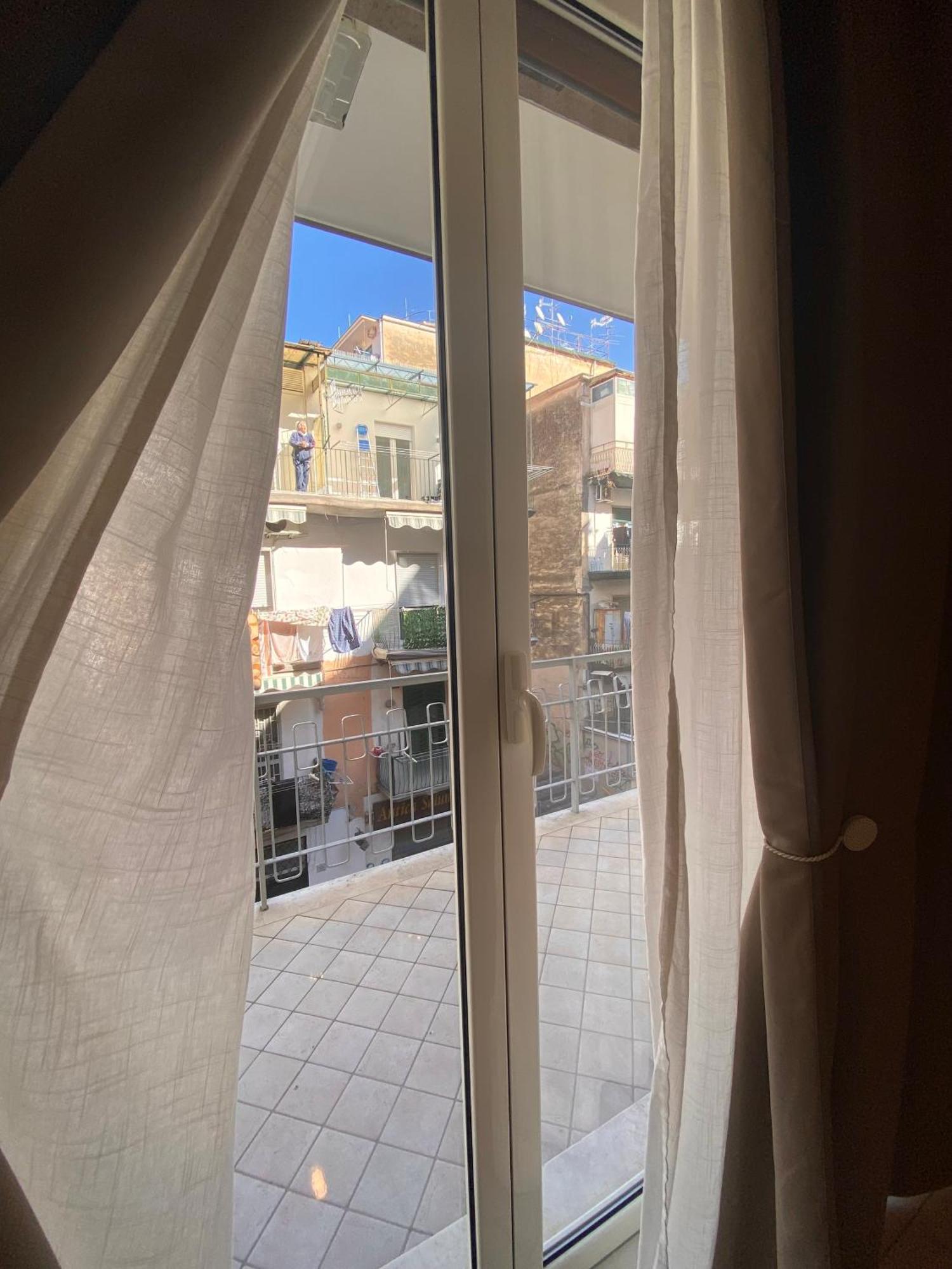 La Dimora Di Marti " Vicino Al Centro Storico Di Napoli" Bed and Breakfast Exteriör bild